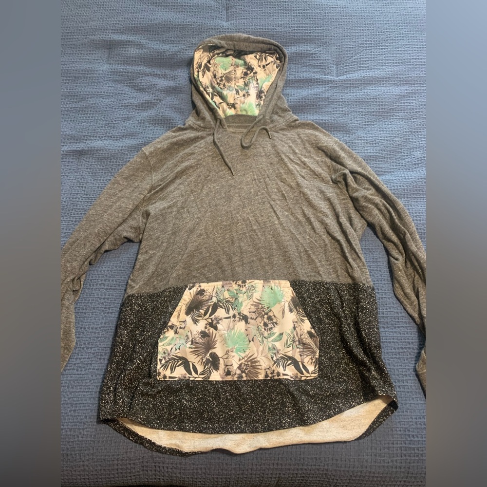 STAR WARS X On the Byas Men’s Sz XL Color Gray Hoodie Floral Stormtrooper - Picture 1 of 4